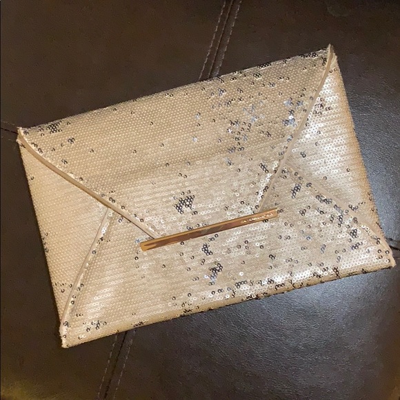 BCBGMaxAzria Handbags - BCBG MaxAzria Harlow Envelope Clutch